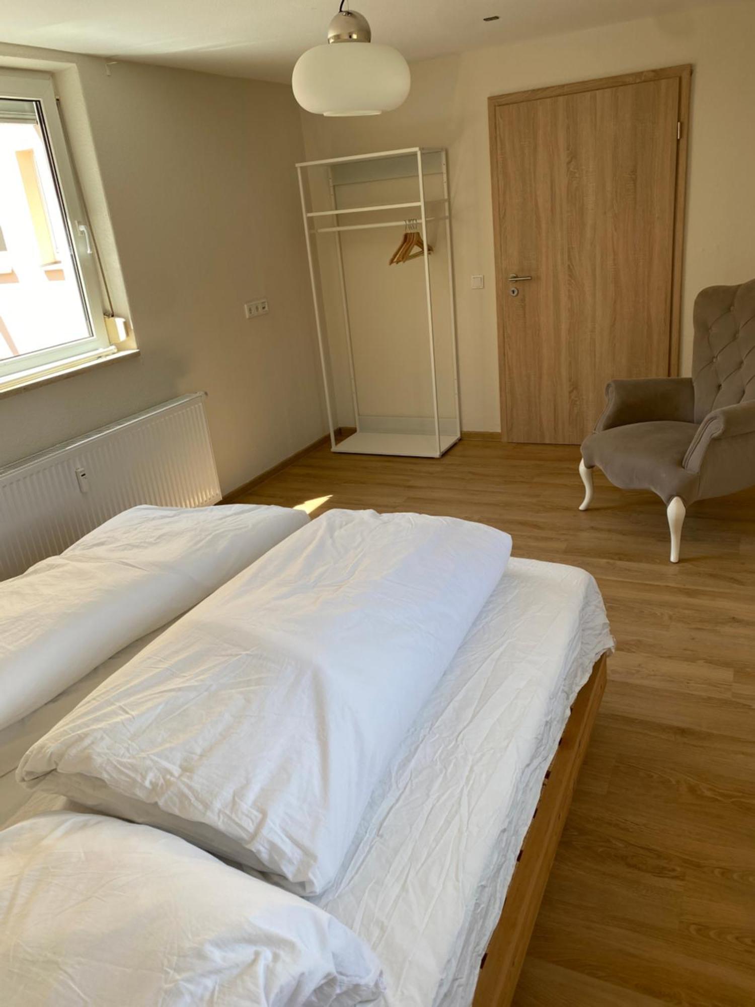 Ferienwohnung Feucht Eg Naturnah Parkplatz Wlan Buitenkant foto